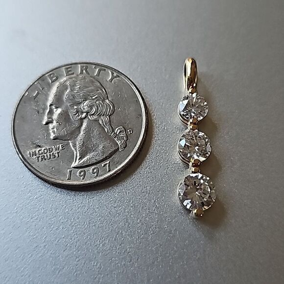 Well made CZ Stones Pendant Stamped 925 Silver, w/ Gold Plating - Picture 1 of 6